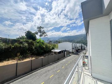 Se vende casa en el Norte de Armenia Quindío en conjunto cerrado