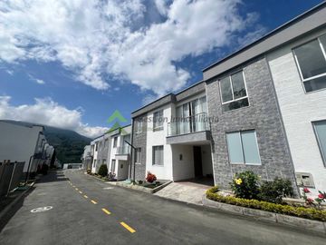 Se vende casa en el Norte de Armenia Quindío en conjunto cerrado
