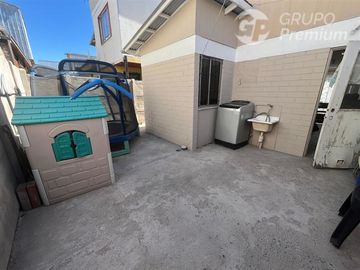 Casa en Venta en Eyzaguirre - Sgto. Menadier P.A.
