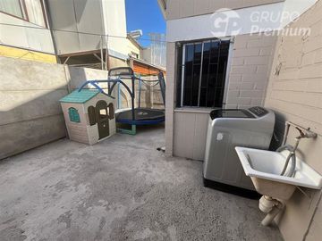 Casa en Venta en Eyzaguirre - Sgto. Menadier P.A.