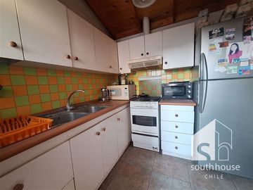 Casa en Venta en Pasaje La Puntilla con Cuatro Poniente C2J