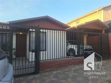 Casa en Venta en Pasaje La Puntilla con Cuatro Poniente C2J