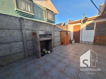 Casa en Venta en Pasaje La Puntilla con Cuatro Poniente C2J