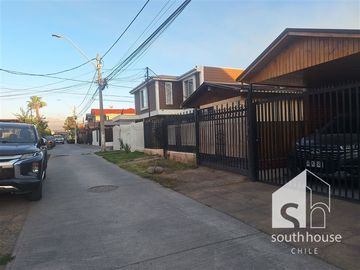 Casa en Venta en Pasaje La Puntilla con Cuatro Poniente C2J