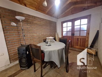 Casa en Venta en Pasaje La Puntilla con Cuatro Poniente C2J