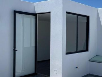 Casa en  venta de 3 recamaras en Angelopolis, Parque Veracruz.
