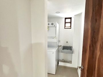 ESTRENA EXTRAORDINARIA CASA EN VENTA, FRACC. ALTUS LAGO ESMERALDA.