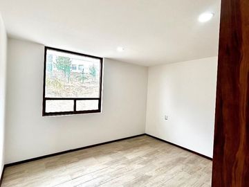 ESTRENA EXTRAORDINARIA CASA EN VENTA, FRACC. ALTUS LAGO ESMERALDA.
