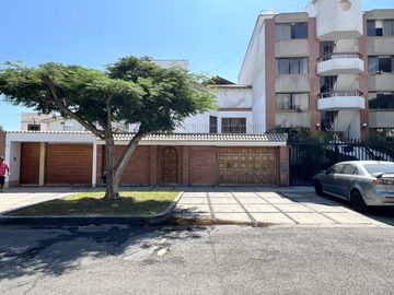Casa en  venta en Jirón Batallón Callao Sur, Santiago de Surco