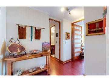 Departamento vistas libres frente plaza Las Lilas