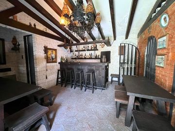 Casa en Venta como Terreno, Club de Golf Hacienda