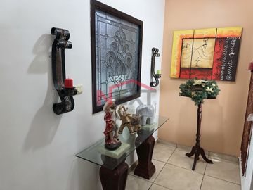 CASA EN VENTA EN COL. VILLA DEL REAL