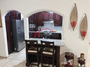 CASA EN VENTA EN COL. VILLA DEL REAL