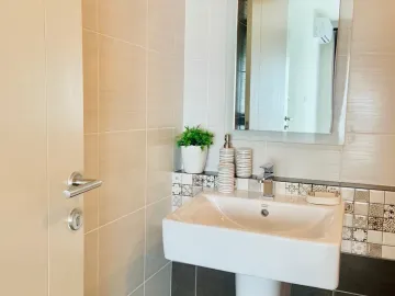 Beautiful 1 Bedroom with Pool and Garden view