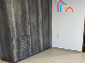 RECÁMARA AMUEBLADA EN DEPARTAMENTO COMPARTIDO