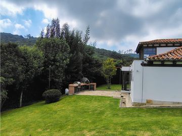 Hermosa casa.española en Encenillos de Sindamanoy.