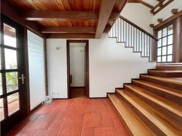 Hermosa casa.española en Encenillos de Sindamanoy.