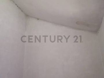 SE VENDE CASA COMO TERRENO  A  2 MIN PLAZA DE ARMAS DE HUAMANGA