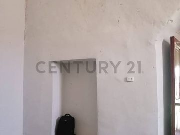 SE VENDE CASA COMO TERRENO  A  2 MIN PLAZA DE ARMAS DE HUAMANGA