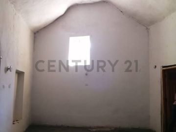 SE VENDE CASA COMO TERRENO  A  2 MIN PLAZA DE ARMAS DE HUAMANGA