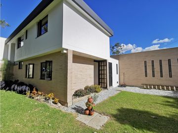 Venta  de Casa Campestre en el Retiro