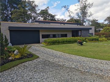 Venta  de Casa Campestre en el Retiro