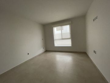 CASA EN VENTA EN HUGH GARDENS ZIBATA QUERETARO