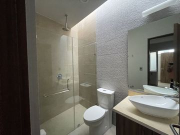 CASA EN VENTA EN HUGH GARDENS ZIBATA QUERETARO