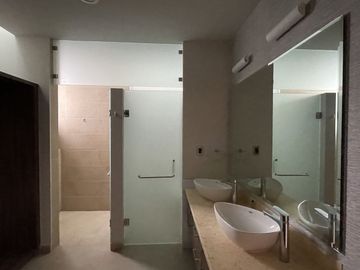 CASA EN VENTA EN HUGH GARDENS ZIBATA QUERETARO