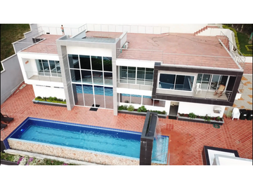VENTA DE CASA EN CONJUNTO CERRADO EN PIEDECUESTA   COD: 759