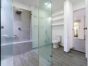 Se Vende Hermosa Casa Campestre En Condominio Exclusivo De Pance.con L1000 M2de Lote.