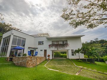 Hermosa casa exclusivo Condominio de Jamundí al sur de Cali