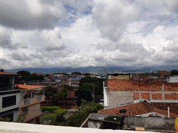 Vendo Casa de 3 niveles, barrio Caney, Sur de Cali - Valle
