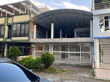 *Rebajada * Venta Casa Prados De Limonar 460 Milones, Dos Pisos Construídos Con Posibilidad De Ampliación Hasta 4 Más Terraza. 260 Mts Construídos.