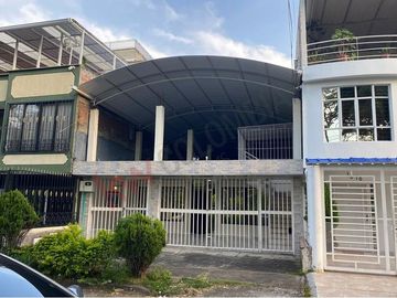 *Rebajada * Venta Casa Prados De Limonar 460 Milones, Dos Pisos Construídos Con Posibilidad De Ampliación Hasta 4 Más Terraza. 260 Mts Construídos.