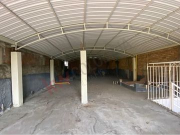 *Rebajada * Venta Casa Prados De Limonar 460 Milones, Dos Pisos Construídos Con Posibilidad De Ampliación Hasta 4 Más Terraza. 260 Mts Construídos.