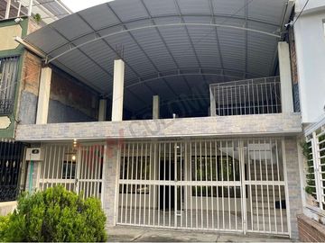 *Rebajada * Venta Casa Prados De Limonar 460 Milones, Dos Pisos Construídos Con Posibilidad De Ampliación Hasta 4 Más Terraza. 260 Mts Construídos.