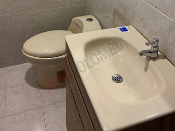 *Rebajada * Venta Casa Prados De Limonar 460 Milones, Dos Pisos Construídos Con Posibilidad De Ampliación Hasta 4 Más Terraza. 260 Mts Construídos.