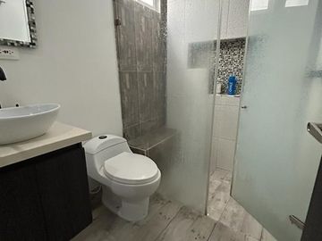 EN VENTA APARTAMENTO PH LOS ANDES LA RIVERA