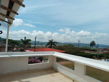 Se Vende Casa Campestre En Condominio, Con Vista Al Lago Calima