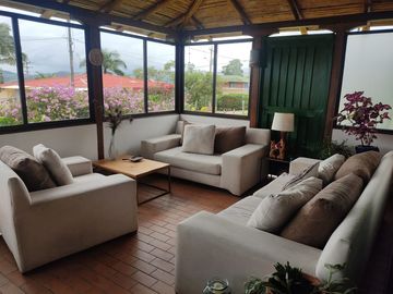 Se Vende Casa Campestre En Condominio, Con Vista Al Lago Calima