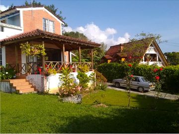Se Vende Casa Campestre En Condominio, Con Vista Al Lago Calima