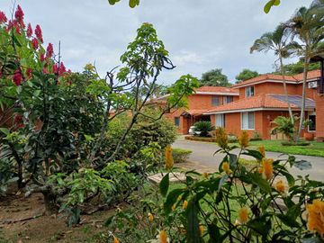 Venta Hermosa Casa Campestre En La Herreria, En El Castillo Jamundi