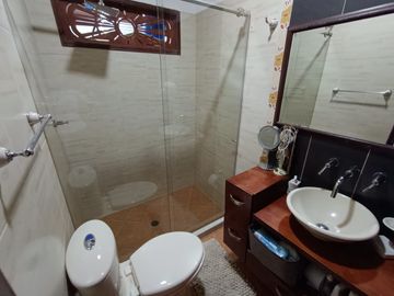 Vendo Casa de 2 pisos barrio Caney. Uso del suelo Comercial