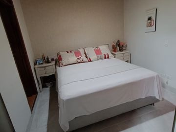 Vendo Casa de 2 pisos barrio Caney. Uso del suelo Comercial