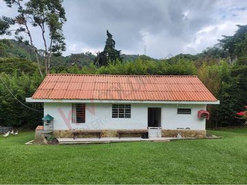 En Venta Casa Campestre Km 12 San Miguel, Vía Cali - Dagua