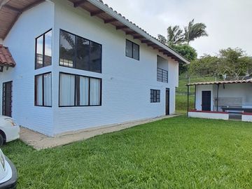 Venta Casa Campestre A 10 Minutos Del Lago Calima