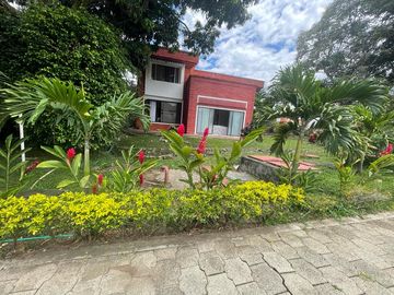 Venta Espectacular Casa Campestre De Dos Niveles Sector Pance 1300 M2