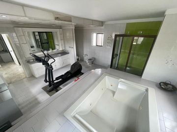 Venta Espectacular Casa Campestre De Dos Niveles Sector Pance 1300 M2