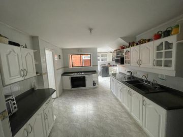 Venta Espectacular Casa Campestre De Dos Niveles Sector Pance 1300 M2